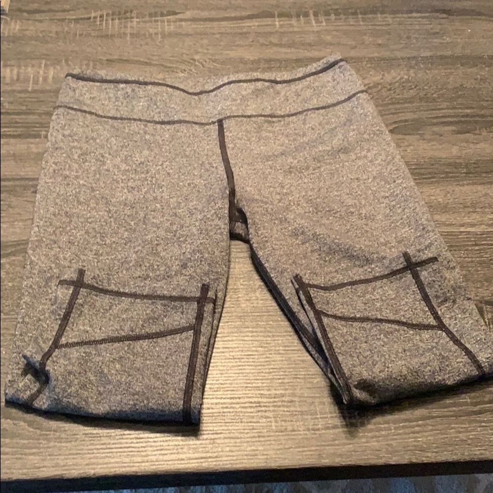 Victoria’s Secret Capri leggings